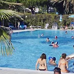 Tatil parkı Village Malibu 4*